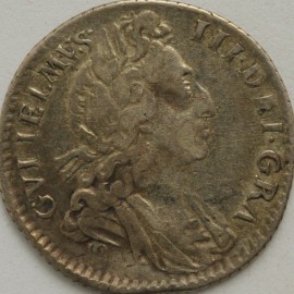 SIXPENCES 1700  WILLIAM III  NVF