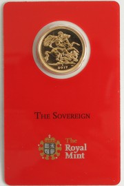 SOVEREIGNS 2017  ELIZABETH II MINTED IN INDIA (ON CARD AS ISSUED) SCARCE BU