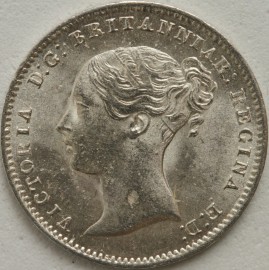 THREEPENCES SILVER 1854  VICTORIA TINY DIE FLAW ON NECK BU