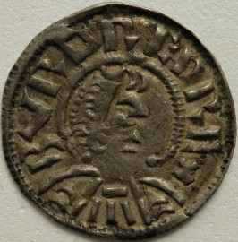 KINGS OF MERCIA 852 -874 BURGRED PENNY. PHASE 11B. LUNETTES TYPE A. HEAWULF. FMON HEAVVL ETA IN THREE LINES. TREFOIL OF THREE PELLETS AFTER A GVF