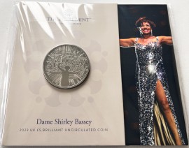 FIVE POUNDS 2023  CHARLES III DAME SHIRLEY BASSEY PACK BU