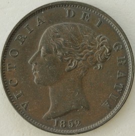 HALFPENCE 1852  VICTORIA DOTS ON SHIELD UNC T